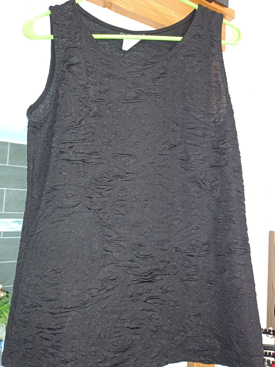 allura Tops - Black Textured Rose Sleeveless Scoop Neck Top
